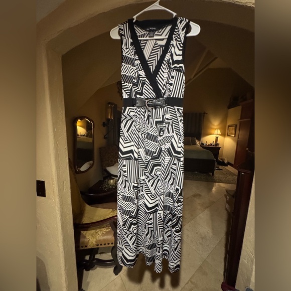 ELF Monochrome Abstract Maxi Dress - Picture 1 of 5
